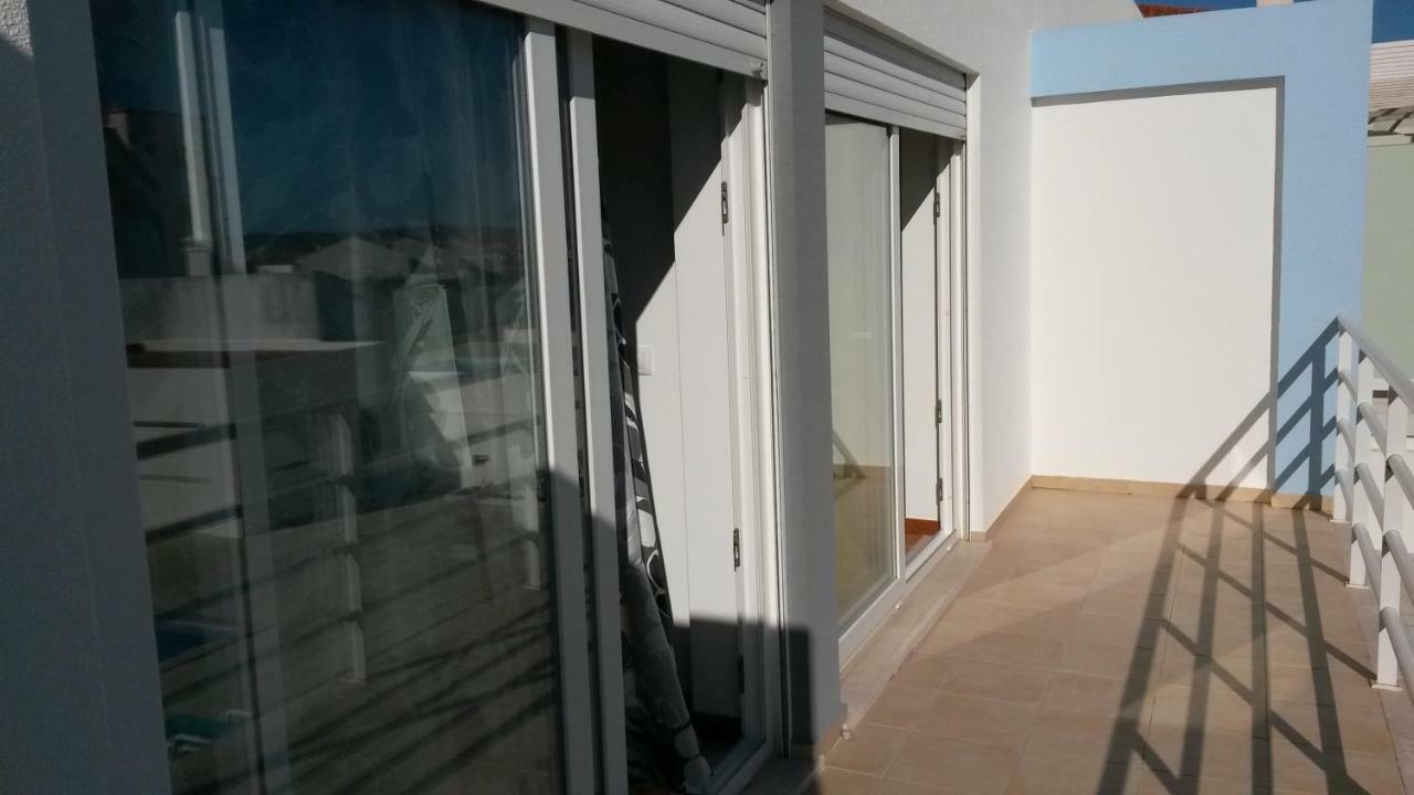 פראייה דה לורינייה Townhous Praia Da Areia Branca מראה חיצוני תמונה